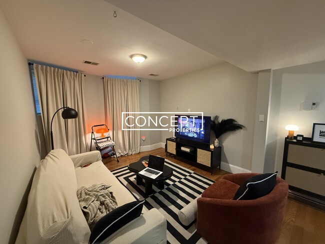 Building Photo - 276-278 Parker Hill Ave. Unit B