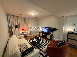 Building Photo - 276-278 Parker Hill Ave. Unit B