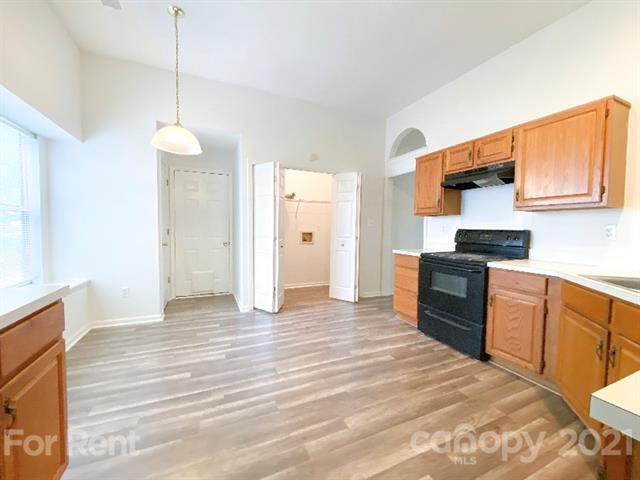 Foto del edificio - 1817 Golden Heights Ct