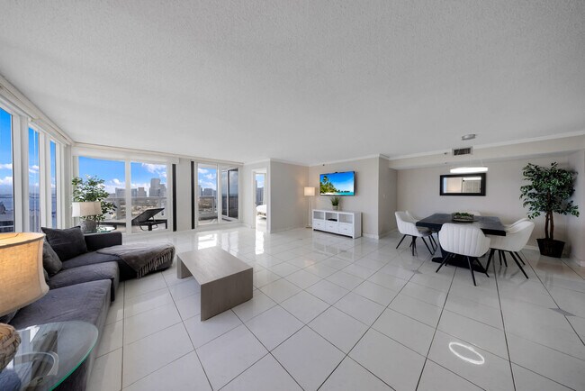Foto del edificio - 1717 N Bayshore Dr
