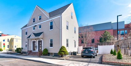 Building Photo - 45 Tainter St