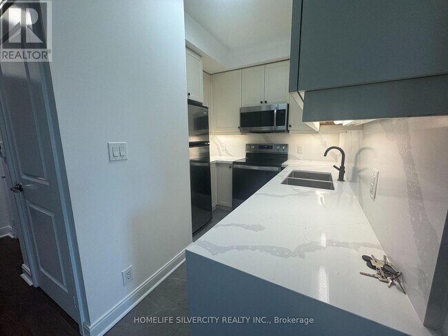 Building Photo - 60 Absolute Ave