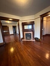 Building Photo - 2355 N Hubbard St