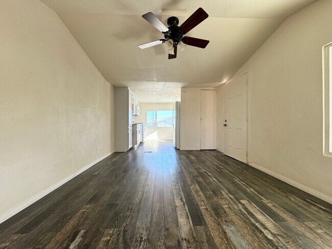 Building Photo - AVAILABLE NOW!!! 1 Bedroom 1 Bathroom Home...