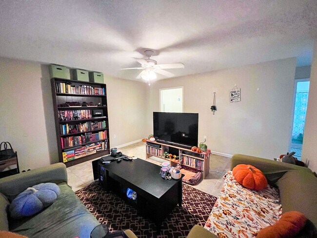 Foto del edificio - 3815 NW 45th St