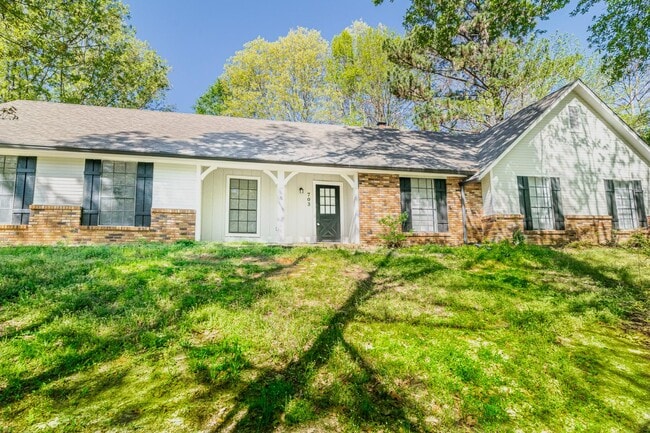 Building Photo - 703 Parker Dr
