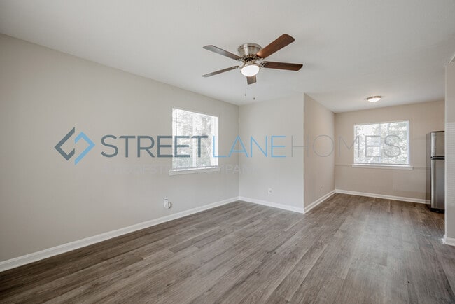 Building Photo - Charming 3 Bedroom in Columbus!