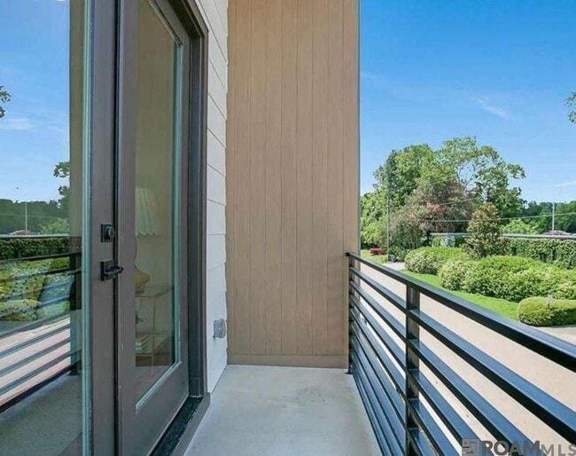 Foto del edificio - 2539 Fiero St