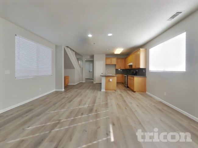 Building Photo - 1895 Bramblewood Dr