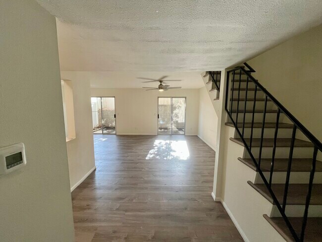 Foto del edificio - 2112 E Vista Way