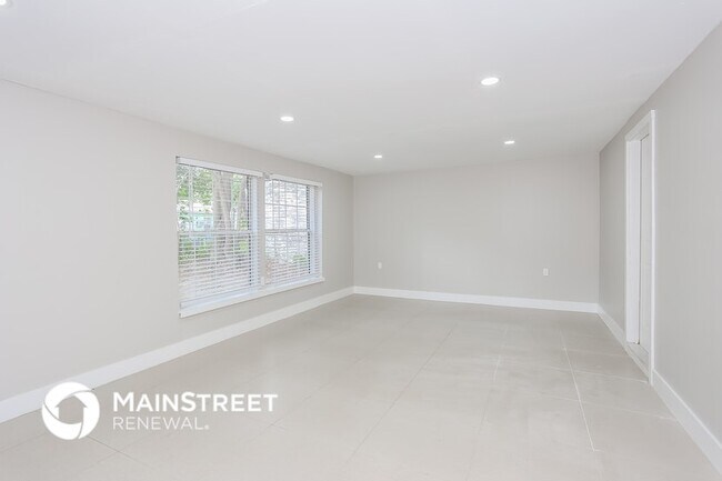 Foto del edificio - 9064 Polk Ave