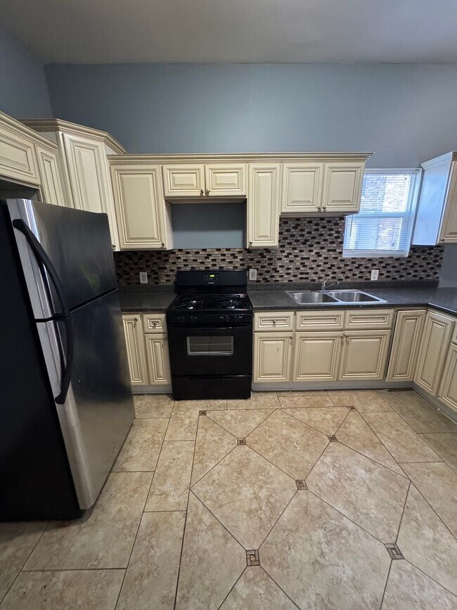 Foto del edificio - 6819 S Evans Ave