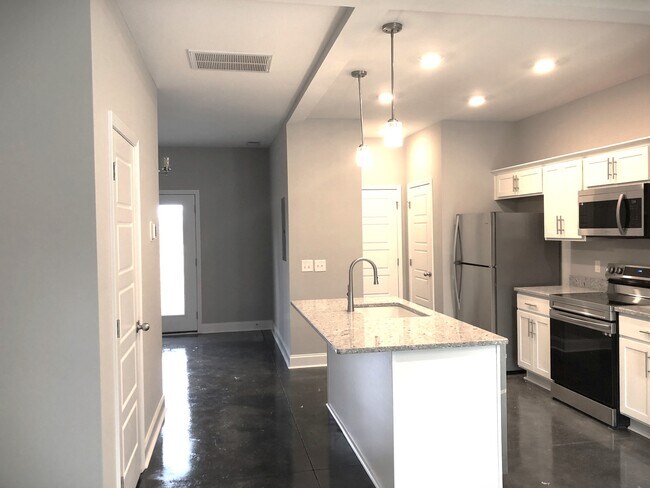 Building Photo - 809 Lynes St