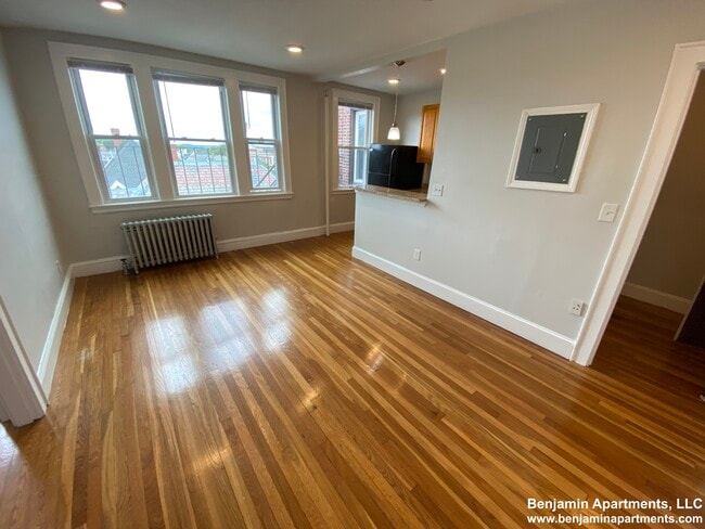 Building Photo - 136 Highland Ave
