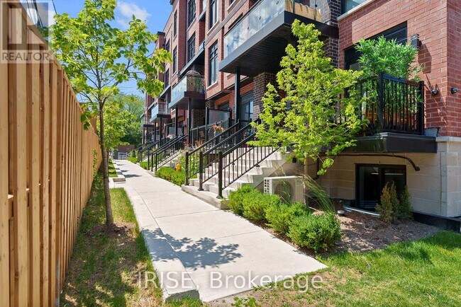 Building Photo - 485 Logan Ave