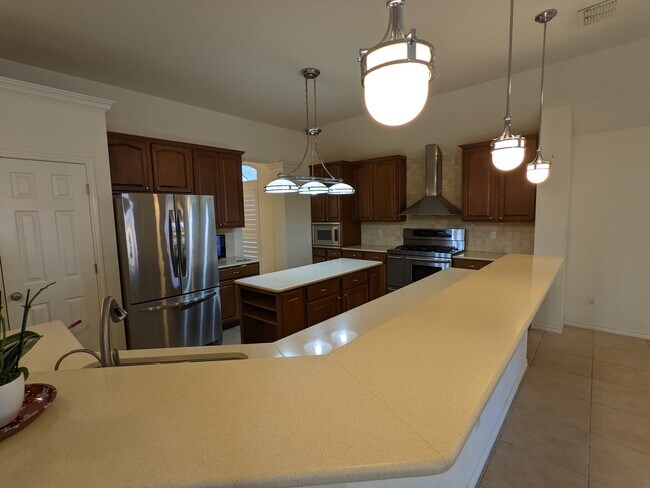 Countertops kitchen - 7530 Grenade Ct