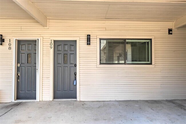 Building Photo - 2605 Enfield Rd