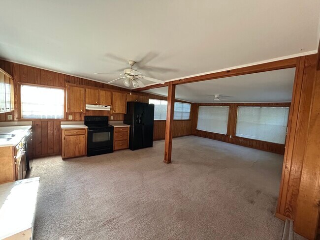 Foto del edificio - 409 E Barnard St