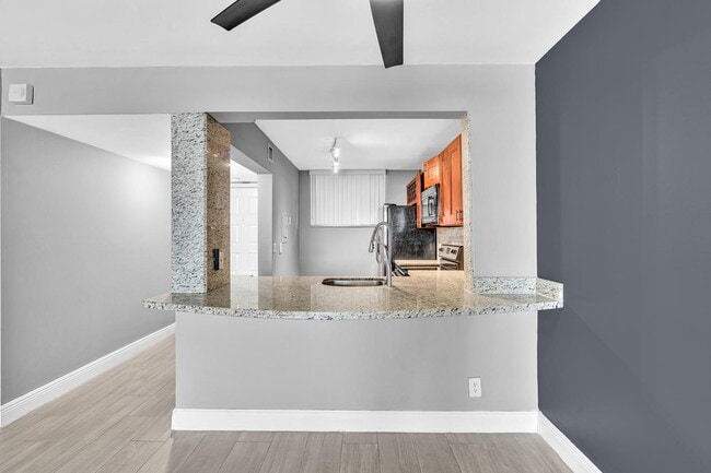 Building Photo - 109 Lake Emerald Dr
