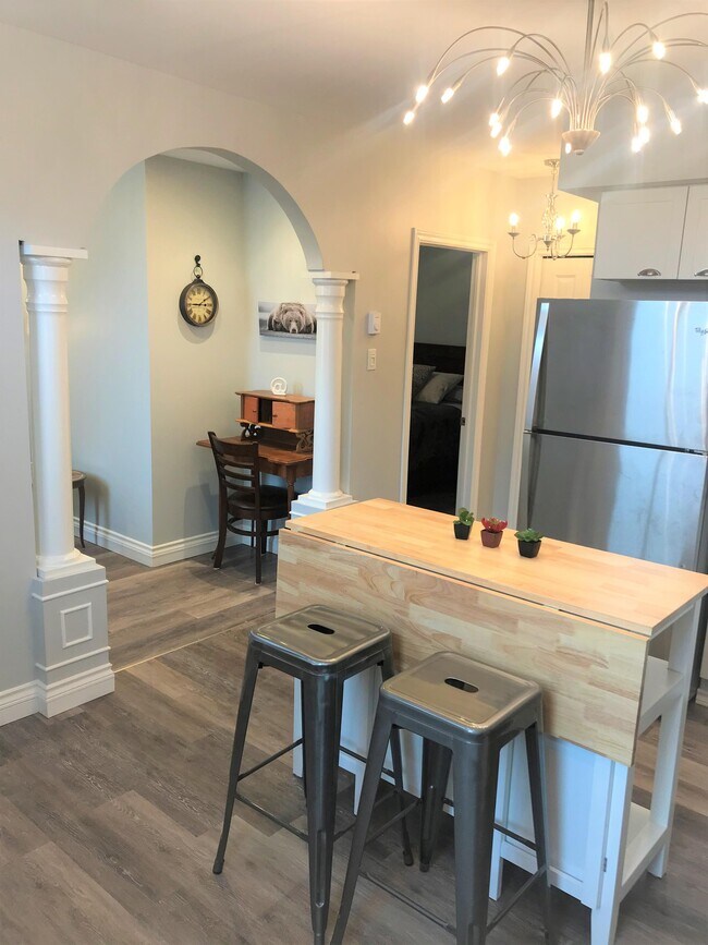 Photo du bâtiment - 242 Bridge St