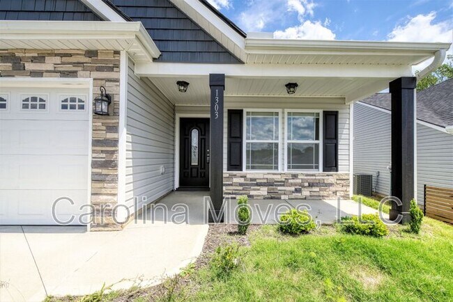 Building Photo - 1303 Lindale Pl