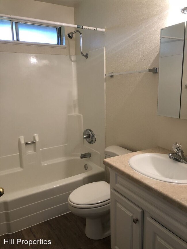 Building Photo - 2 br, 1 bath Apartment - 186/194 E Shasta