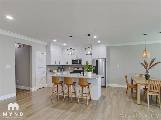 Foto del edificio - 2417 Creek Dr