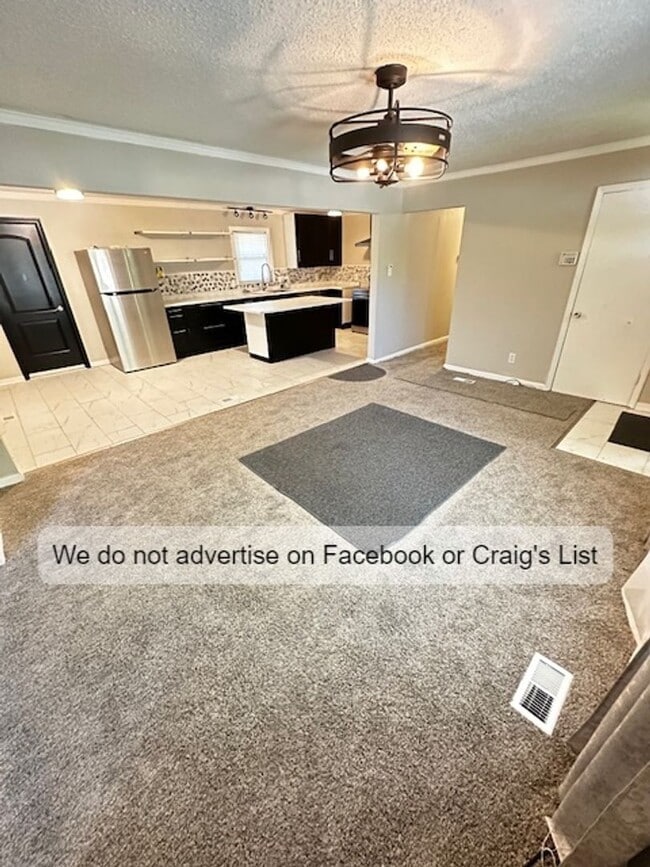 Building Photo - Eaglewood Forest- Lexington Drive