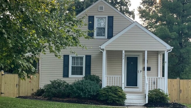 Building Photo - 442 Westshire Dr