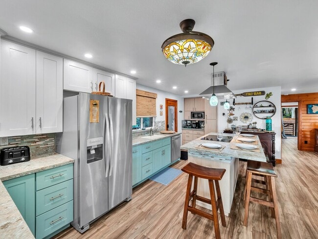 Building Photo - Oceanfront Estate: The Honolii Hale
