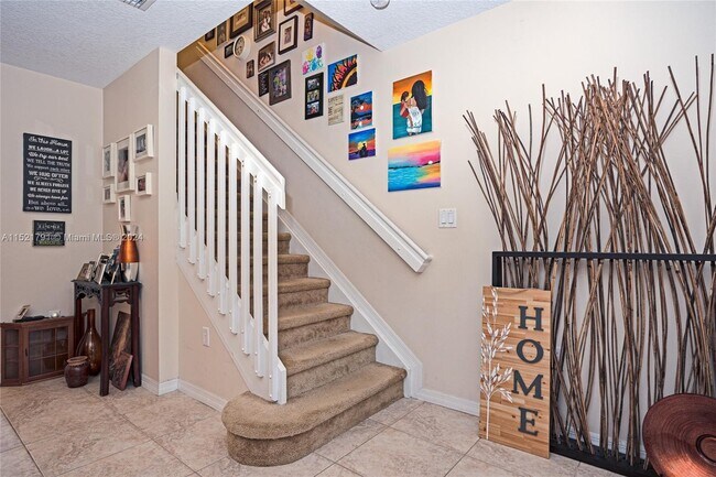 Foto del edificio - 917 SW 143rd Ave