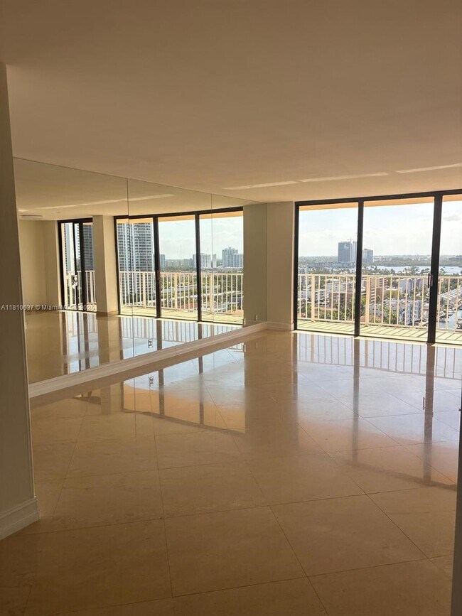 Foto del edificio - 290 174th St St