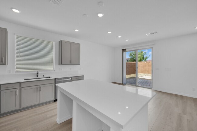 Building Photo - 5916 Obsidian Sky Ave