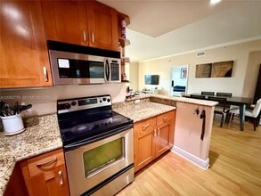Building Photo - 20 Calabria Ave