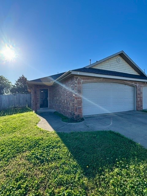 Building Photo - 3503 N Robin Ct