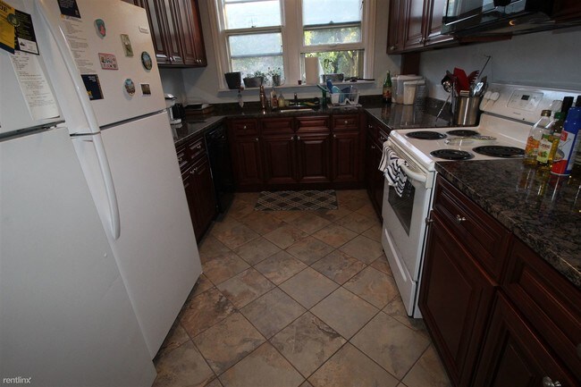 Building Photo - 5 br, 2 bath  - 401 Lawrence St Apt 1 #1