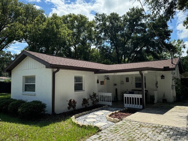 Foto del edificio - 917 E Lambright St