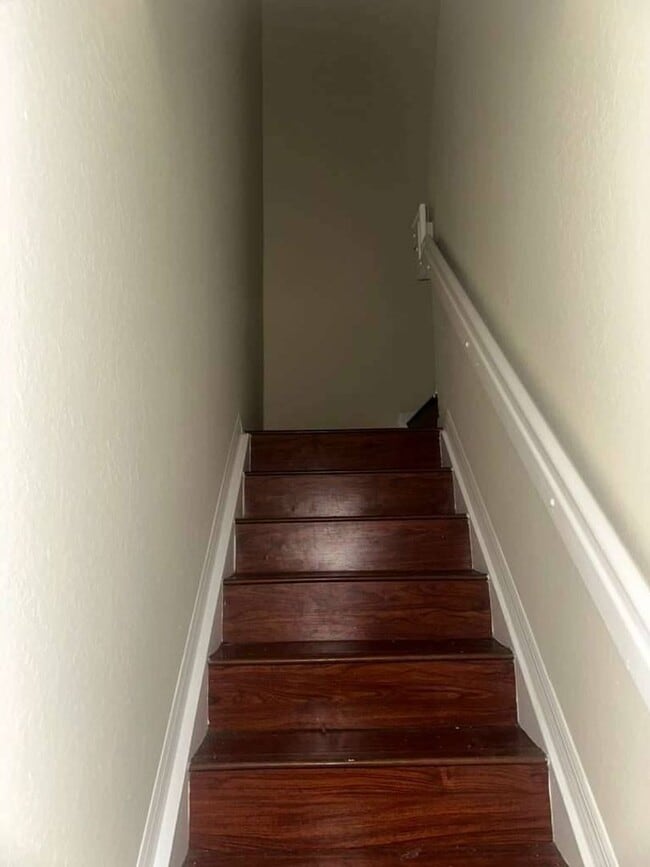 Building Photo - Move-In Ready 3BR/2BA Townhome in Florida City