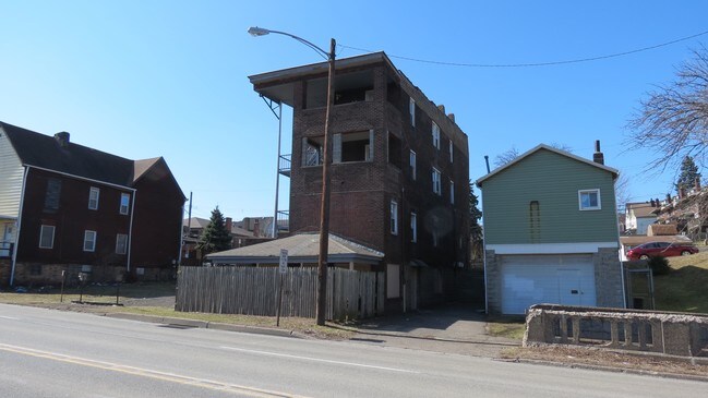 Building Photo - 548 Grandview Ave