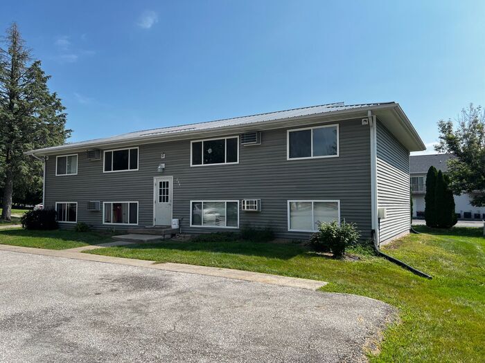 Foto del edificio - $1,050 | 2 Bedroom, 1 Bathroom Apartment | No Pets | Available for an August 1st, 2026 Move In!