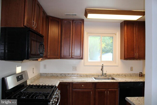 Building Photo - 8819 Winterbrook Rd