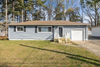 Building Photo - 927 Gene Crescent