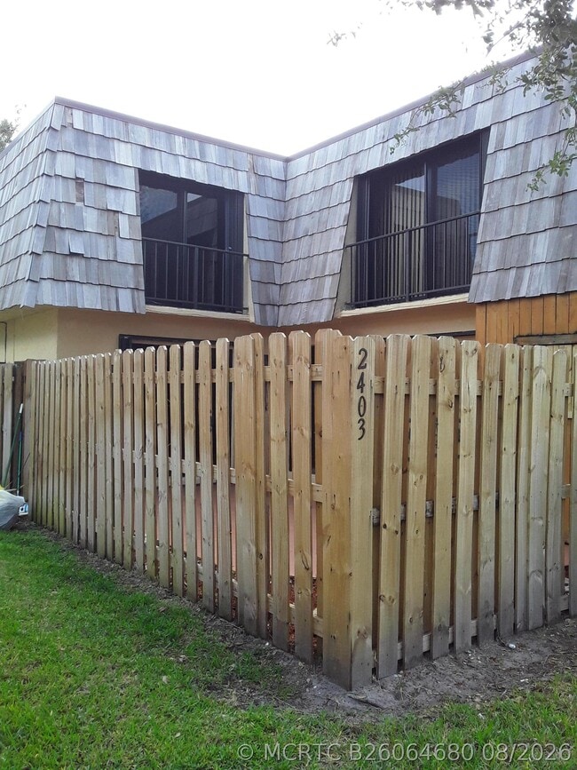 Building Photo - 2403 N Waterside Dr