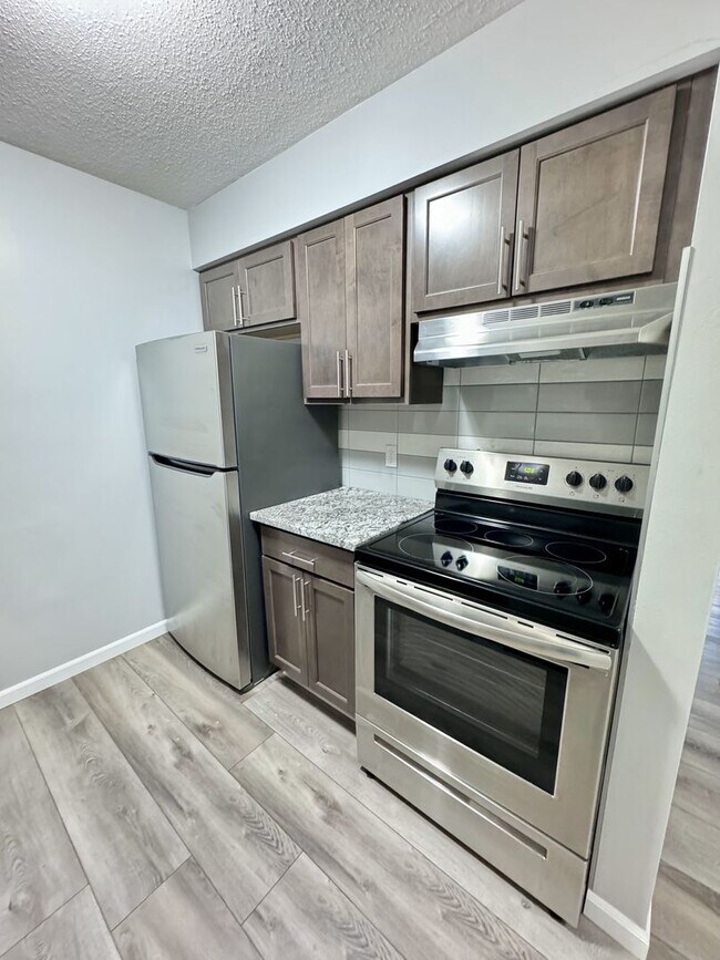 Foto del edificio - Renovated One-Bedroom Apartment – Prime Wa...