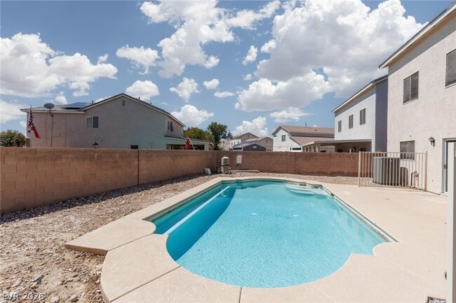 Building Photo - 6042 Highland Gardens Dr