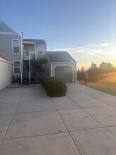 Building Photo - 2141 Sunridge Cir