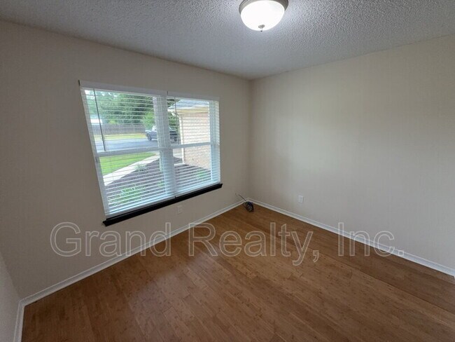 Foto del edificio - 4429 Amberwood Cir
