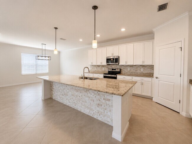 Building Photo - 14527 Palamos Cir