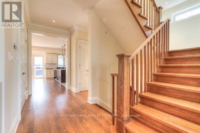 Building Photo - 33 Cloverhill Rd