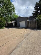 Building Photo - 446 Justice Dr